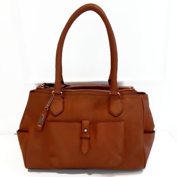 Cole Haan Handbags - Cole Haan leather Tote with front pocket